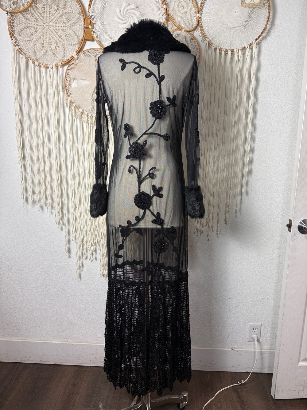 Vintage Sue Wong Black Embellished Crochet and Faux Fur Trim Long Sleeve Kimono - Picture 6 of 14
